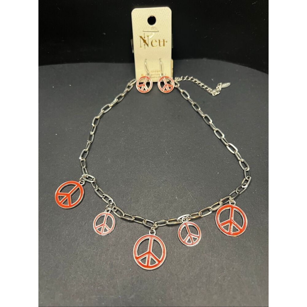 Vintage Neu Silver Tone Red Enamel Peace Sign Charm Necklace Earring Set